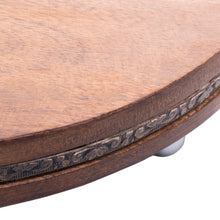Load image into Gallery viewer, Round Wooden Board 23x3cm.