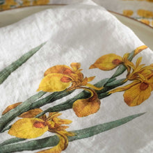 Load image into Gallery viewer, Set of 6 Yellow Flowers Napkins.
