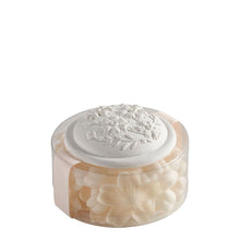 Load image into Gallery viewer, Box of white and nude scented soap petals - Parfum Rose.
