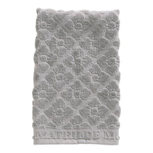 Load image into Gallery viewer, Guest towel Floral softness.
