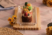 Load image into Gallery viewer, Crystal pearl serving plate 30x12x3cm..
