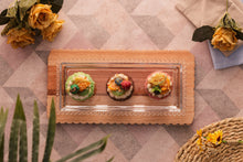 Load image into Gallery viewer, Crystal pearl serving plate 30x12x3cm..
