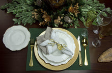 Load image into Gallery viewer, Gold Plastic Sousplat 33cm.
